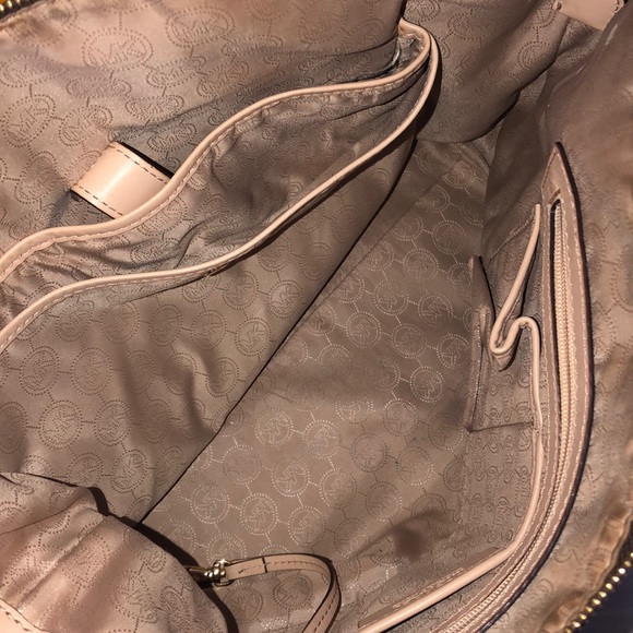 Michael Kors Signature Tote - Picture 5 of 5